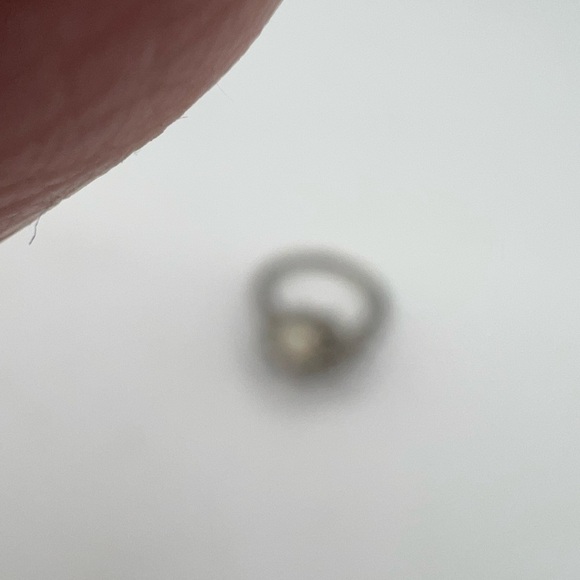 Avon Silver Ring with Pearl and Crystal Accents - Picture 8 of 10